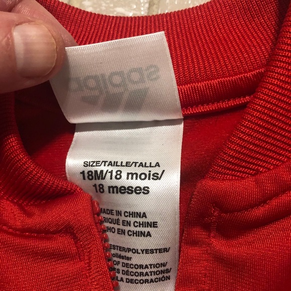 Adidas red boys track jacket size 18m worn once - Picture 3 of 4
